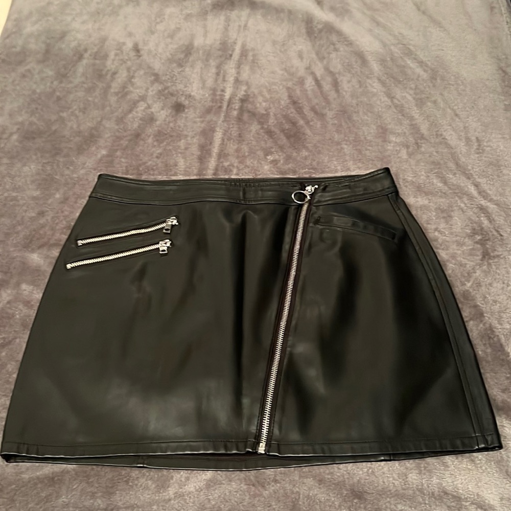 Express mini skirt
